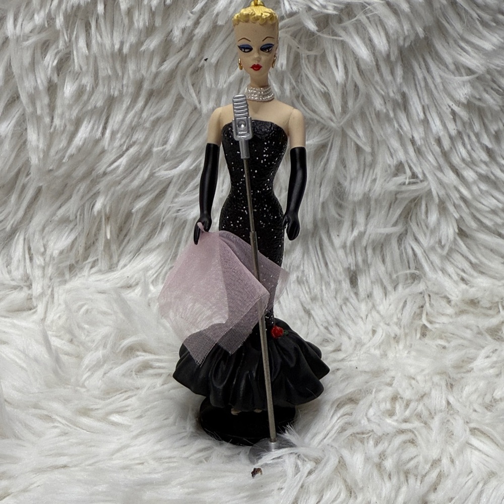 1995 Solo in the Spotlight Barbie Christmas Ornament